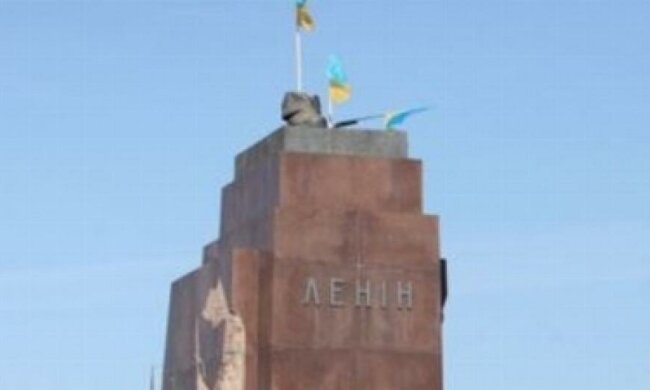 Туфлі харківського Леніна демонтують за 1,7 млн гривень