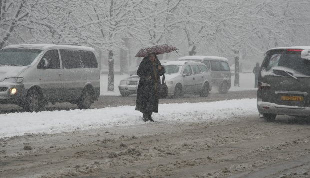 Погода на 24 января: снегопады и метели продолжают бушевать, украинцев призвали сидеть дома