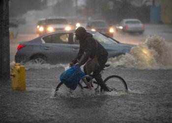 Мощный ливень, фото: Getty Images