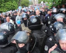 Масова бійка: діями дніпровських копів займеться слідство