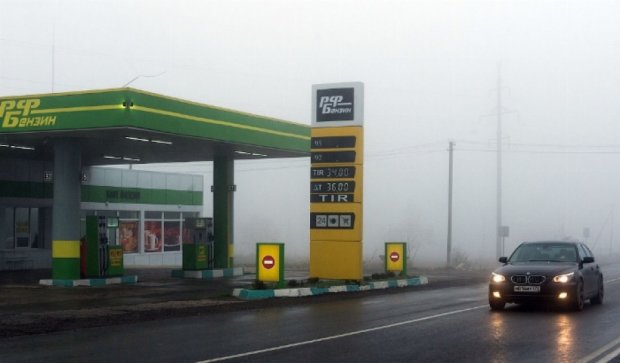 Обесточенный Крым в  панике: нет бензина (фото)