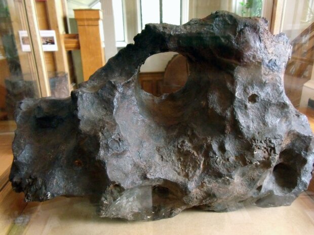 В Индии засняли огромный пылающий метеорит