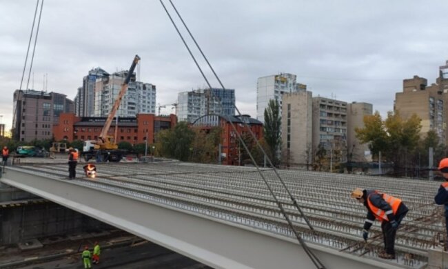 Строительство Дегтяровского путепровода. Фото: КГГА