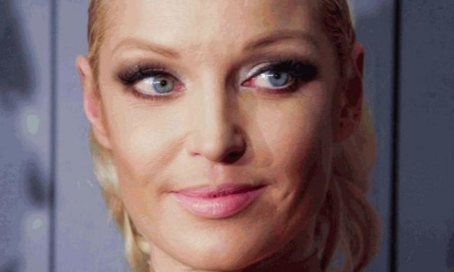 Волочкова на побаченні з чоловіком-невидимкою об'їлася пелюсток