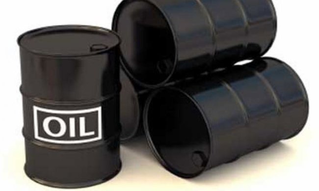 Нафта подешевшала на долар