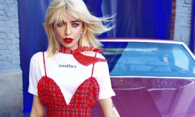 Надя Дорофеева показала роскошное тело в платье от украинского дизайнера: фото