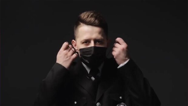 полицейский / скриншот из видео