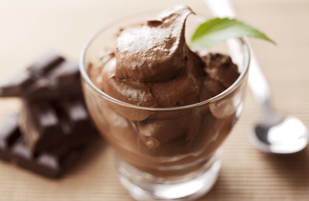 Настоящий сладкий рай: рецепт горячего шоколадного мусса с ликером
