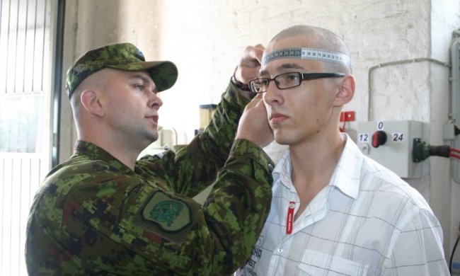 Головне за ніч: полювання на призовників, смерть Алексєєвої та беззаконня копів