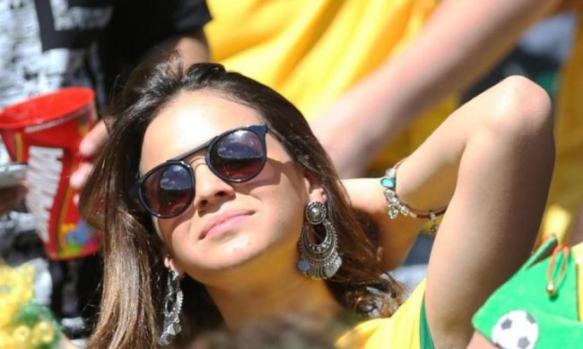 Мужчины всего мира мечтают "забить гол" горячей любовнице Неймара