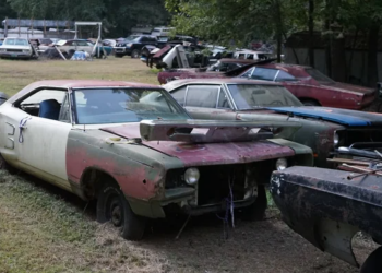 Кладбище Dodge и Plymouth, кадр с видео