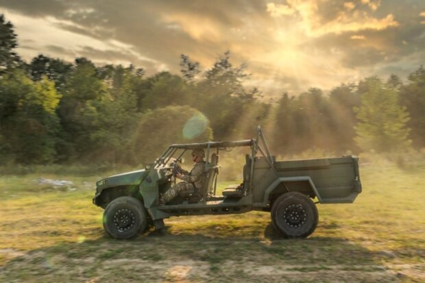 Боевой Hummer, фото: General Motors