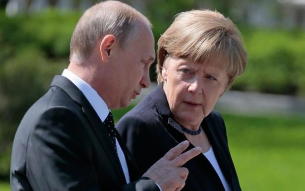 Меркель в унисон с Путиным заговорила о немедленном освобождении Вышинского