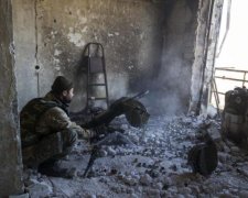 Лізли, як таргани: епічну оборону донецького аеропорту показали в одному відео
