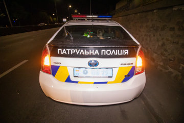 В Киеве пьяный мажор влетел в такси с маленьким ребенком: накуролесил и уснул