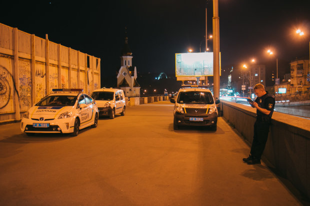 Поліцейські "зазирнули" до київського сприп-клубу: влаштували місце розпусти