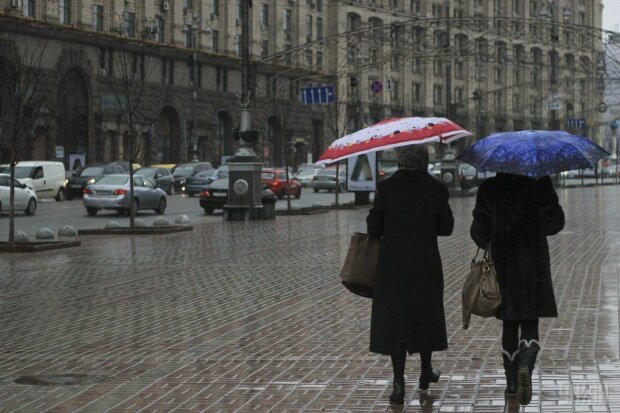 Киевляне, ловите дождь: стихия устроит осеннюю "распродажу" 24 декабря, морозы близко