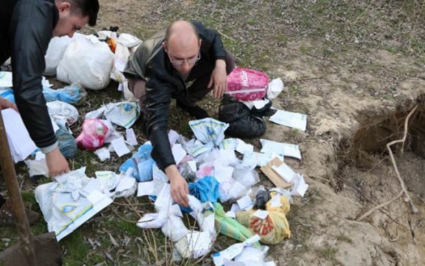 Славянские копы сожгли десятки килограмм наркотиков