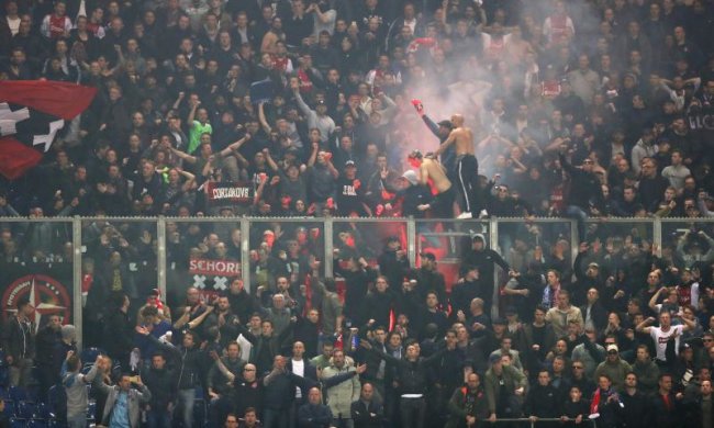 Аякс ждет легендарная поддержка в матче против Манчестер Юнайтед
