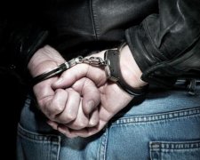 Під Києвом росіяни до напівсмерті побили місцевих