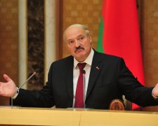 Лукашенко назвав те, що відбувається в Україні дуром