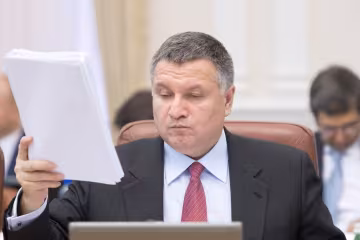 Аваков пропустил допрос по Януковичу