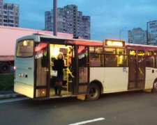 Неадекватний маршрутник утримував в полоні киян