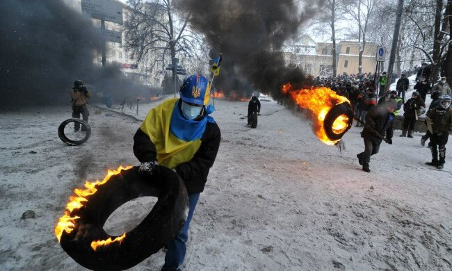 Евромайдан, протестные акции - фото Андрея Еловикова