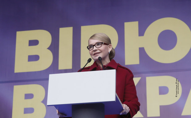 Тимошенко раскритиковала Порошенко перед 10 ти тысячной публикой