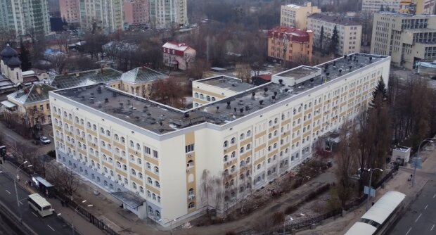 У Києві хочуть зробити капітальний ремонт пологового будинку за 40 млн гривень за завищеними цінами: залишилося 2 місяці