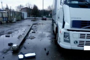 Пьяный поляк на фуре совершил аварию во Львове