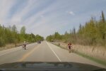 У мережу потрапило відео "перепалки" водія авто і велосипедистів, без постраждалих не обійшлося