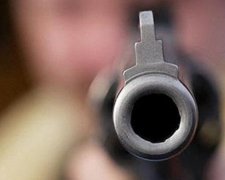 Грабіжник з іграшковим пістолетом «обчистив» магазин на Львівщині
