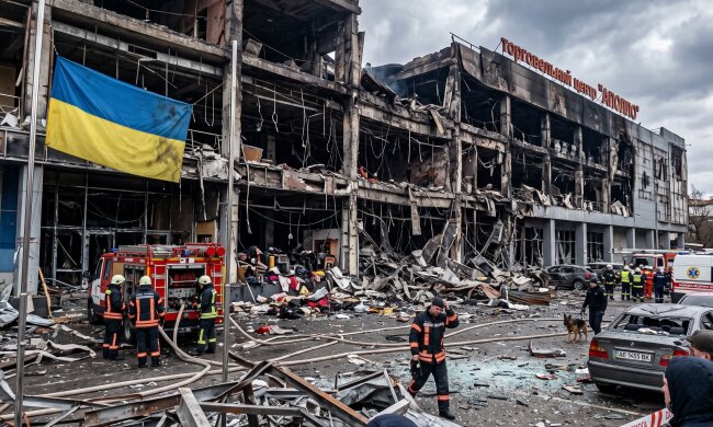 Дніпро обстріл торговельний центр пожежа