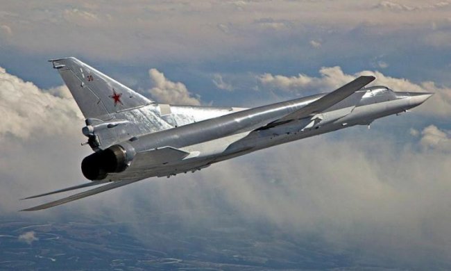 Повна бойова: Путін послав бомбардувальники до кордонів України