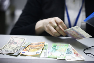Щоб не мучився: Росія вирішила по-швидкому втопити рубль, який і так прямував на дно