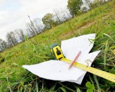 Франківський шахрай заволодів 12 га земель оборони