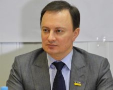 Збіг? Мільйонер-дерибанщик проголосував за цензуру в мережі