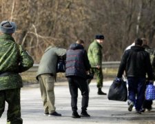 Плоскогубцями вибили зуби: солдат розповів про шкуродерство бойовиків