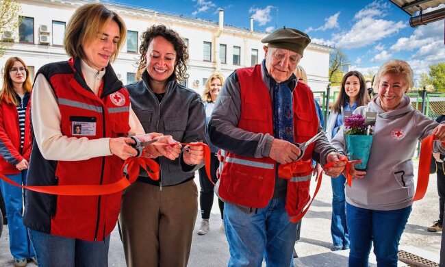 Новий простір милосердя: на Подолі відкрили оновлений офіс Товариства Червоного Хреста