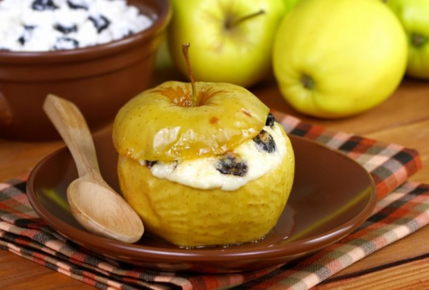 Простий і корисний рецепт запечених яблук: секрет криється у ванілі