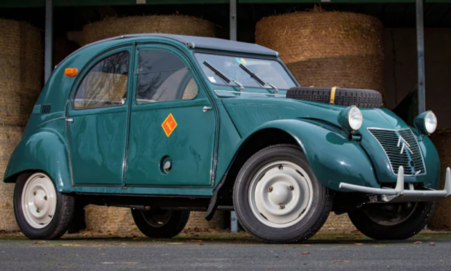 Citroen 2CV Sahara, скриншот: Artcurial