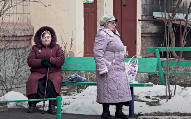 Пенсионеры получат дополнительные деньги к праздникам: кому повезет в декабре