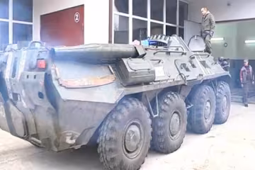 Волонтери  Хмельниччини відновили чотири бронетранспортери для АТО 