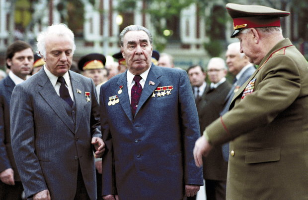 Война в Афганистане, дефицит и километровые очереди: чем запомнились украинцам времена правления Леонида Брежнева