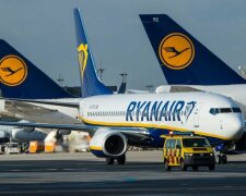 Boeing 737 авіакомпанії Ryanair спалахнув, як факел в повітрі: перші кадри з літака