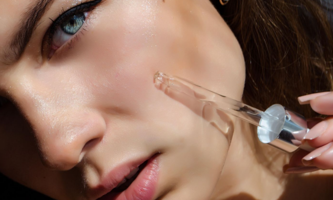 Уход за кожей лица, сыворотка, изображение из свободных источников