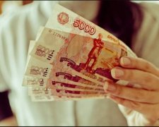 Рубль упав нижче нікуди і продовжує пробивати дно