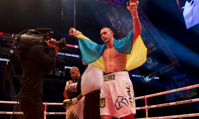 Украинские боксеры нокаутировали соперников на вечере бокса в Канаде