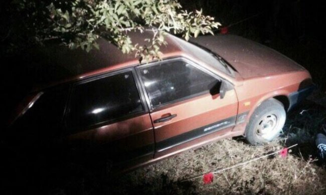 На кордоні з РФ виявили автомобіль із зброєю